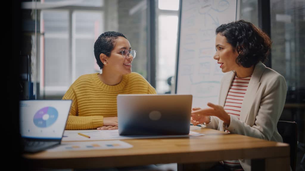 Die beste Bewerbungssoftware kaufen? HR WORKS bietet mit seiner Bewerbermanagement-Software zahlreiche Funktionen Die beste Bewerbungssoftware kaufen? HR WORKS bietet mit seiner Bewerbermanagement-Software zahlreiche Funktionen